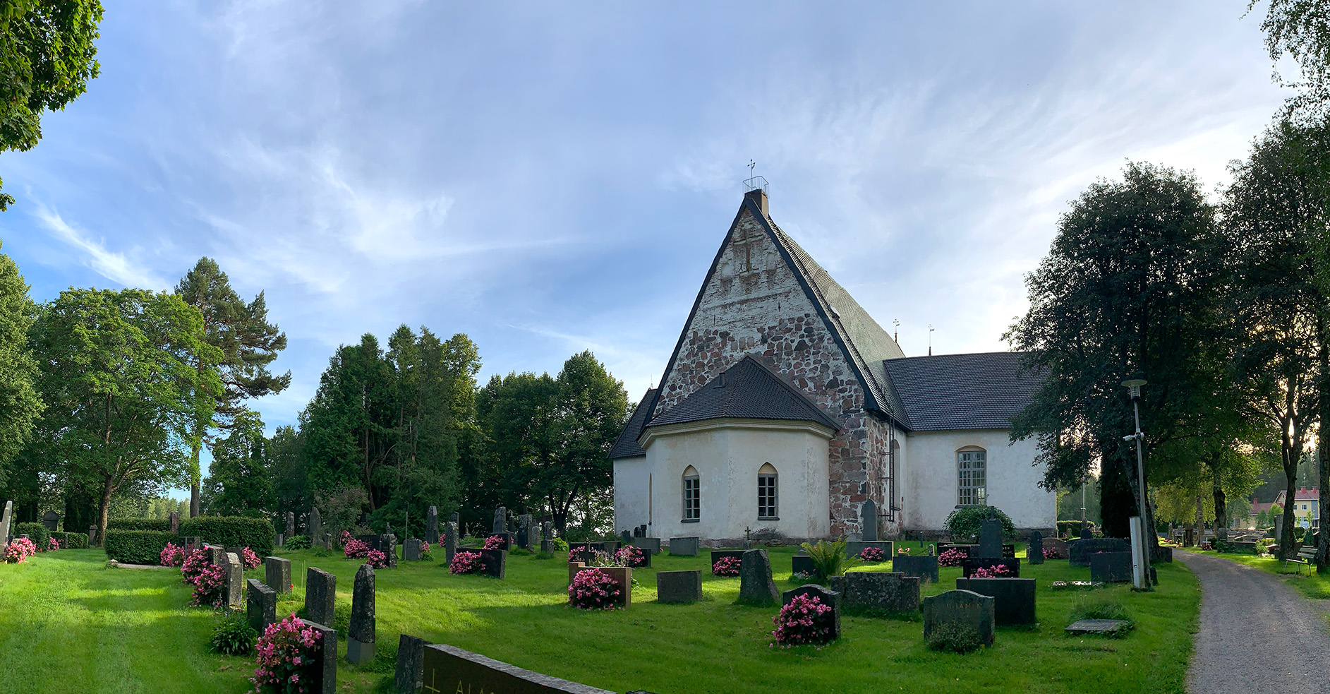 Pyhän Laurin kirkko ja hautausmaa Janakkala